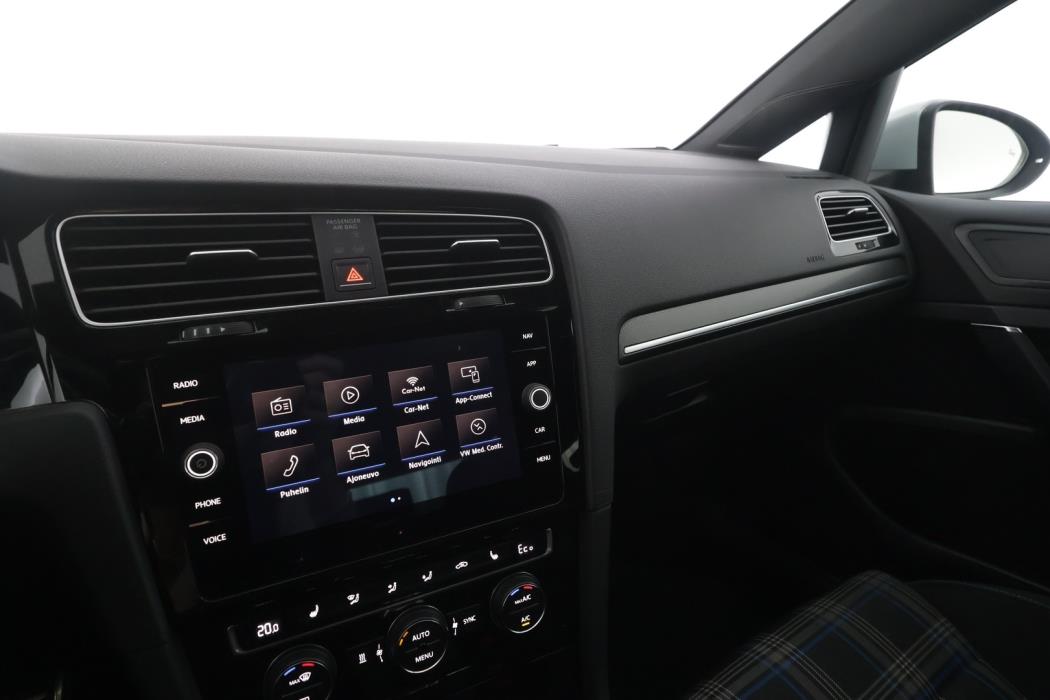VOLKSWAGEN Golf 2018