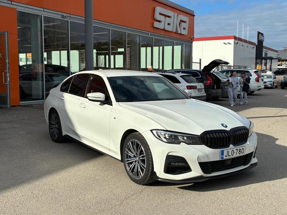 BMW 330 2020