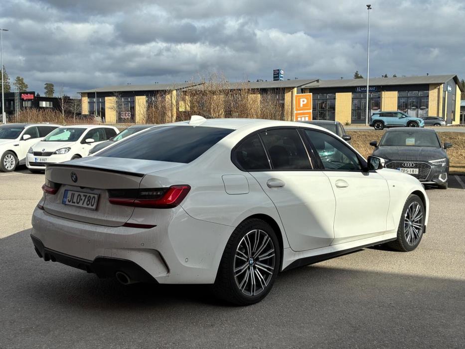 BMW 330 2020