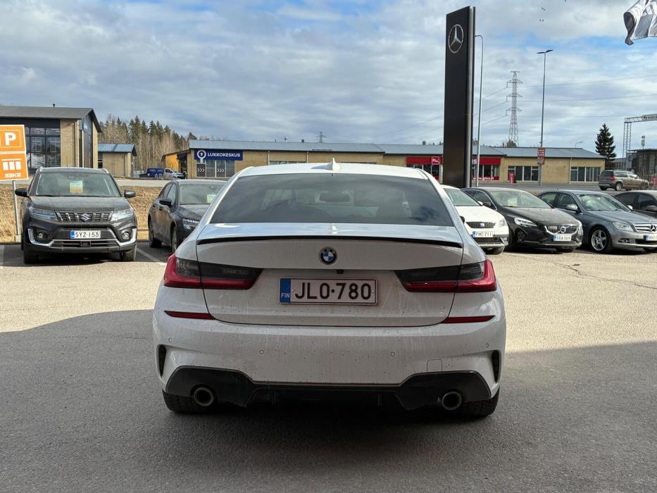 BMW 330 2020