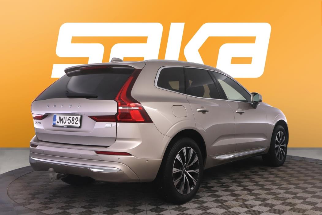 VOLVO XC60 2023