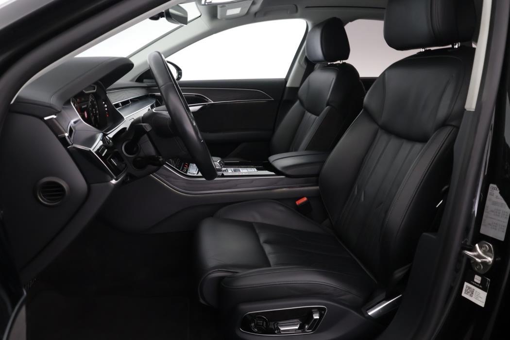 AUDI A8 2021