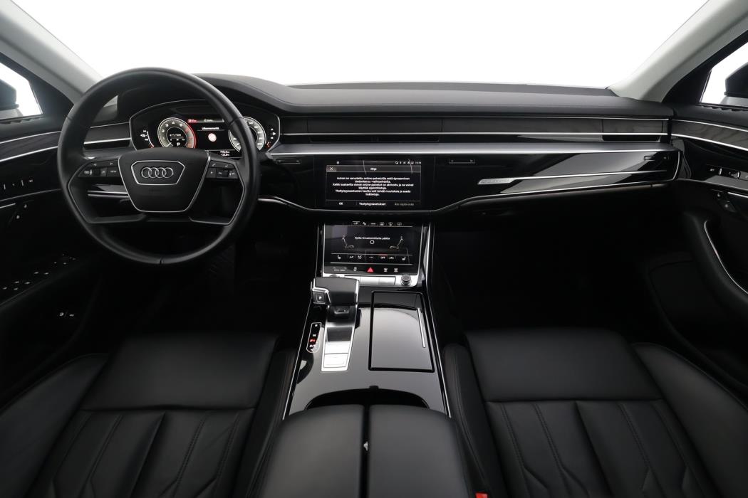 AUDI A8 2021