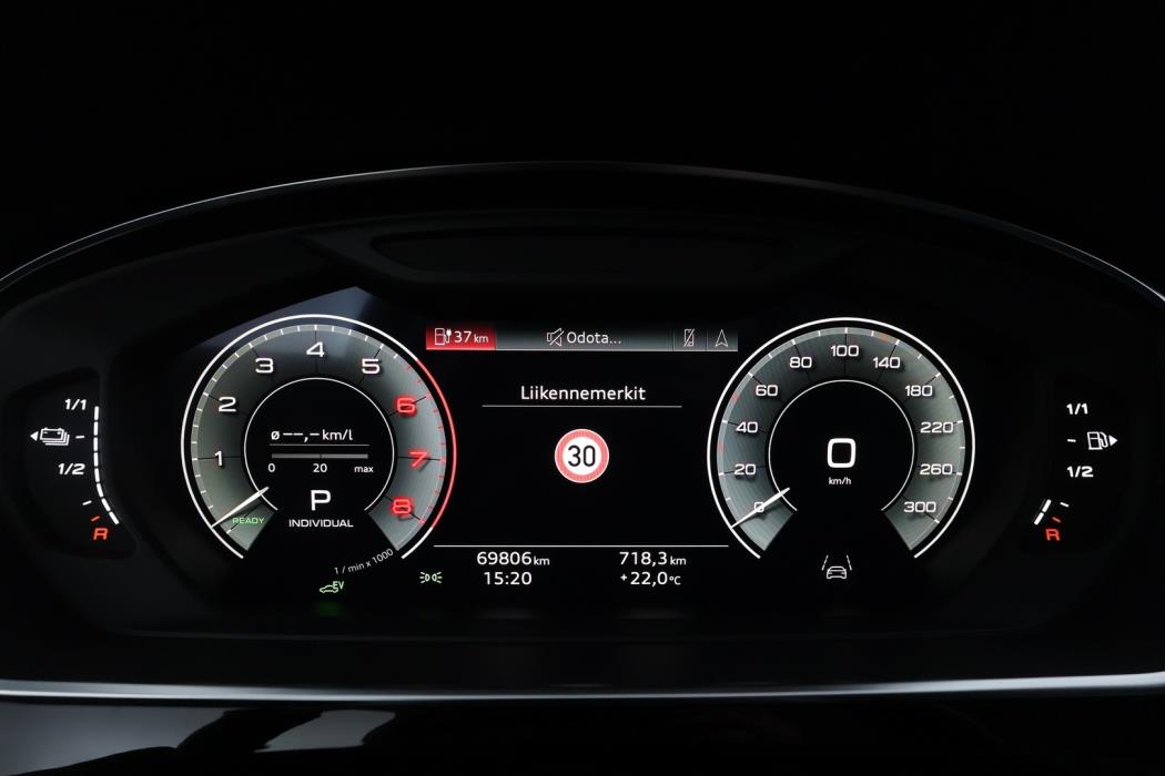 AUDI A8 2021