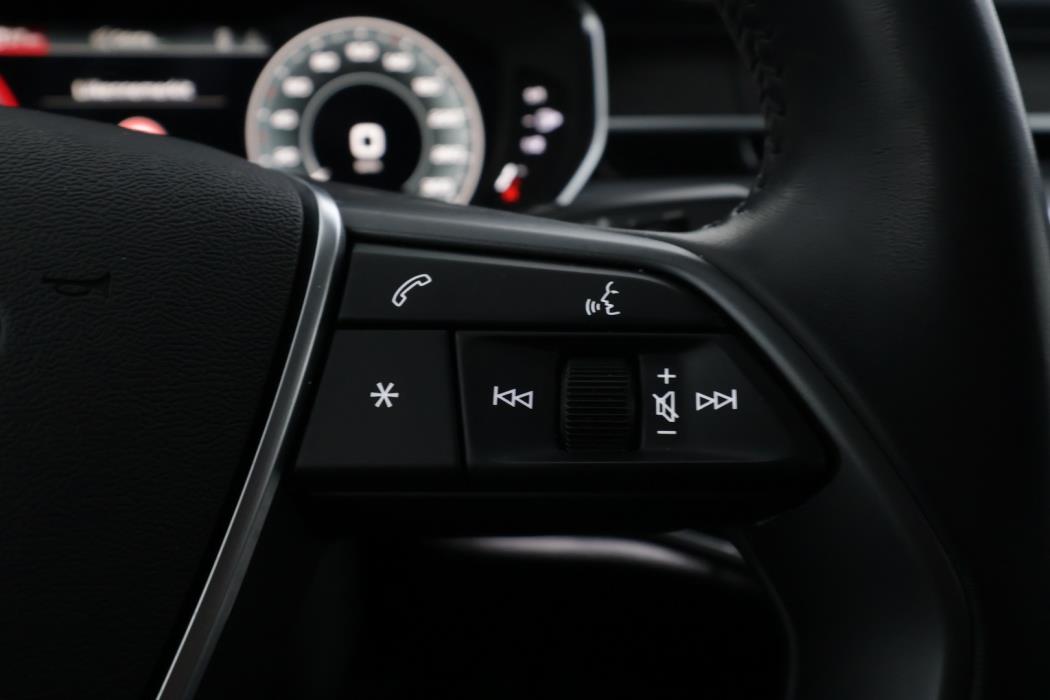 AUDI A8 2021