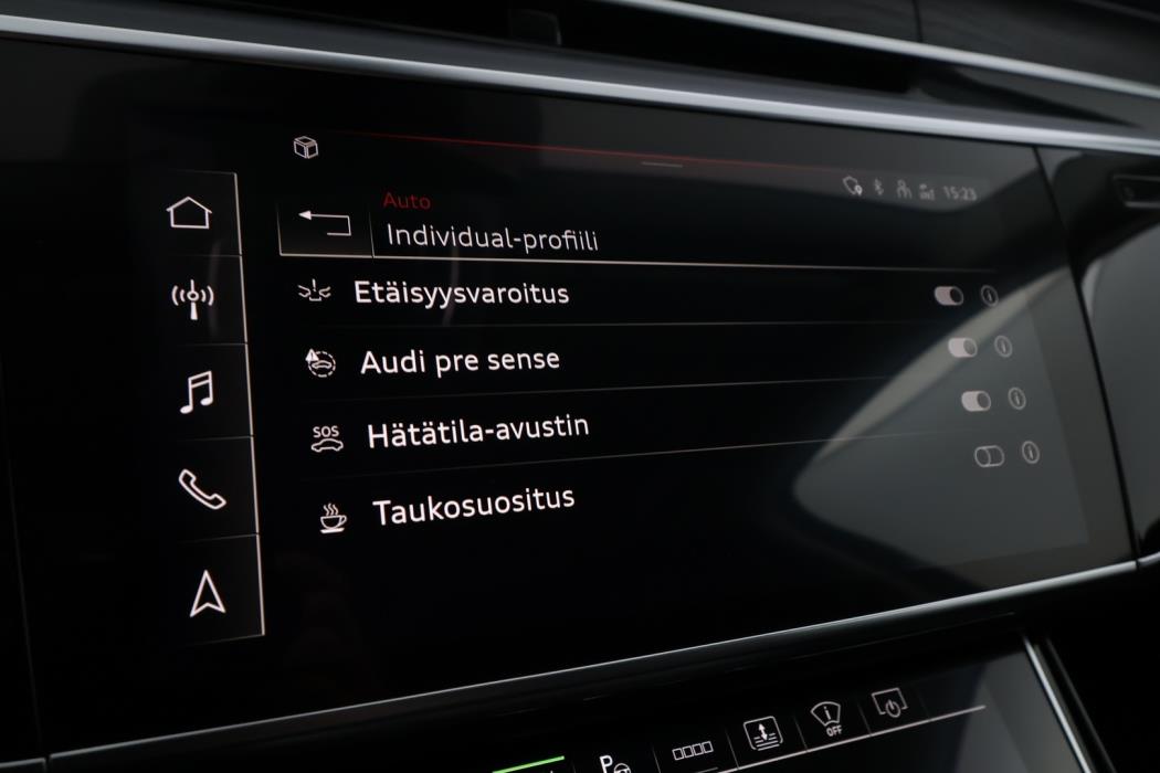 AUDI A8 2021