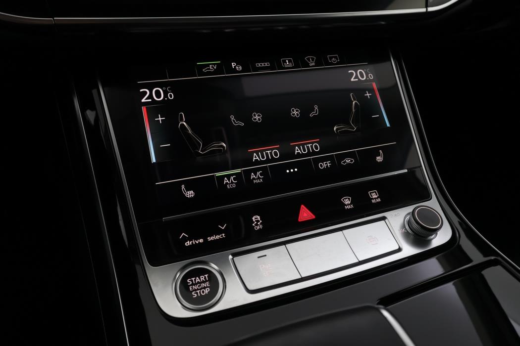 AUDI A8 2021