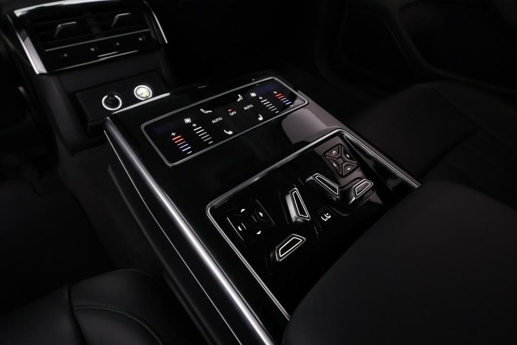 AUDI A8 2021