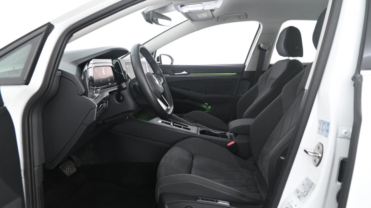 VOLKSWAGEN Golf 2021