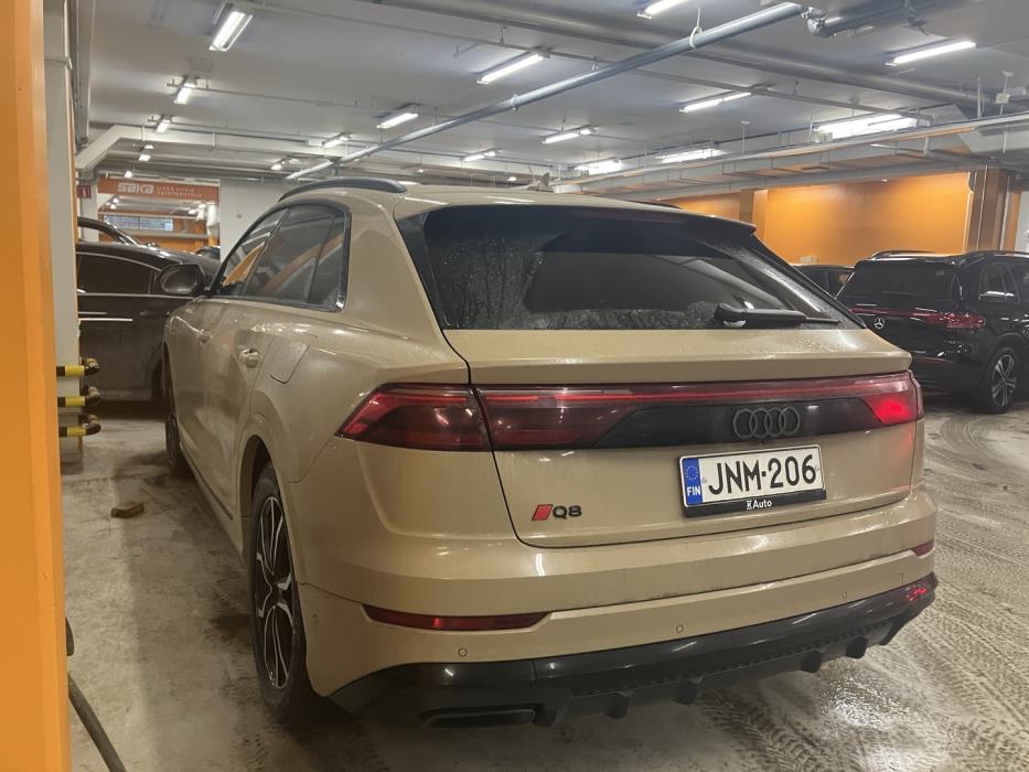 AUDI Q8 2024