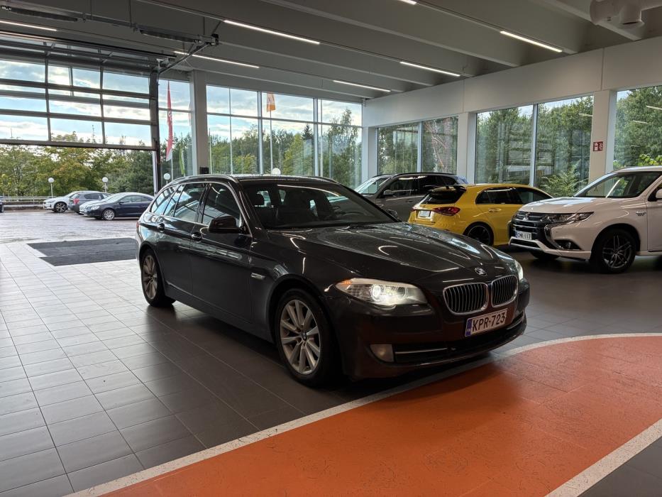 BMW 530 2011