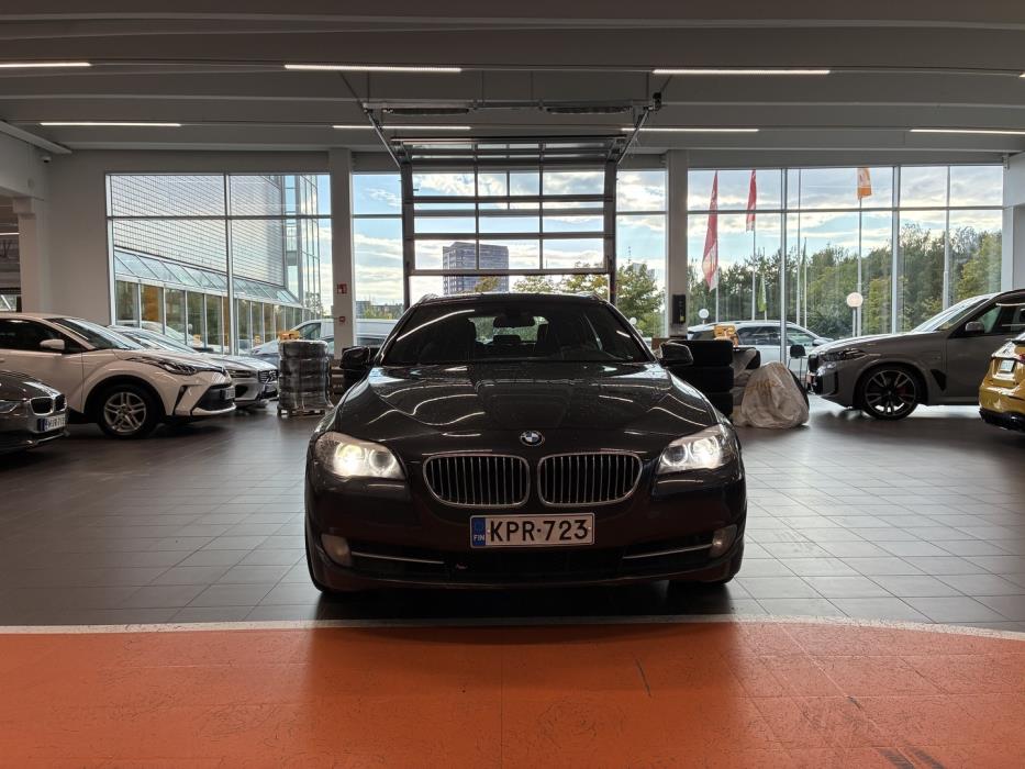 BMW 530 2011