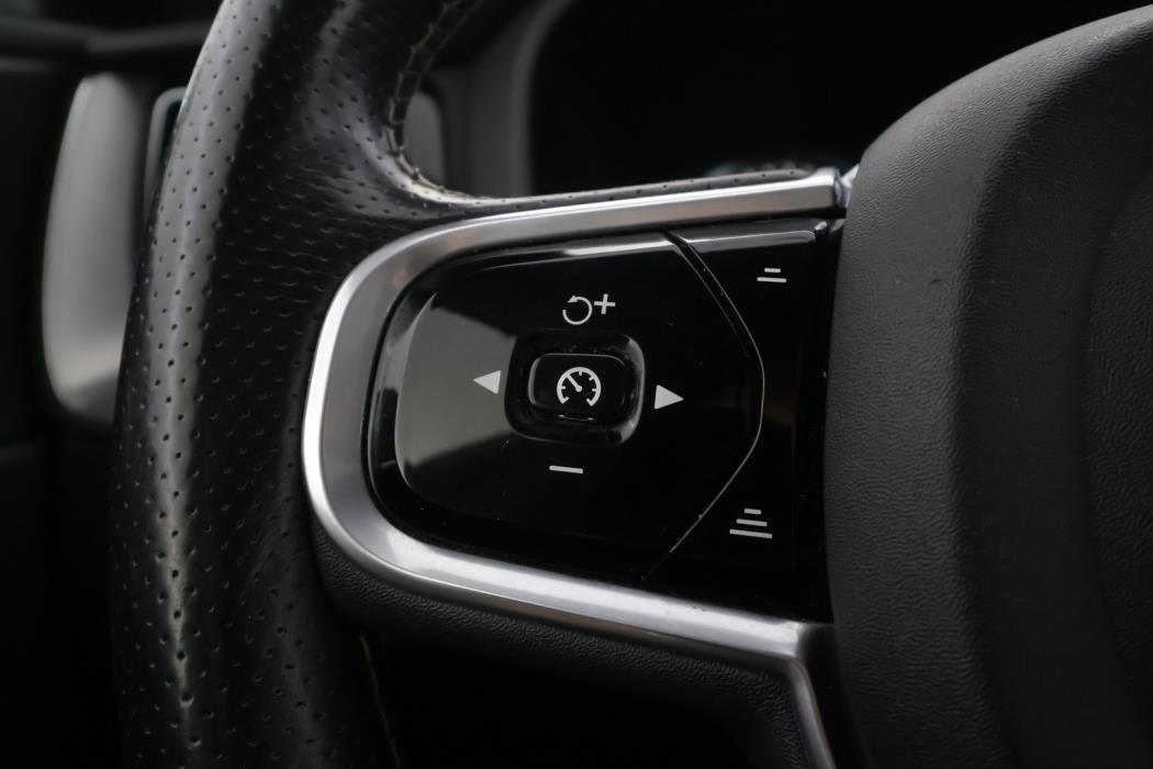 VOLVO XC60 2018