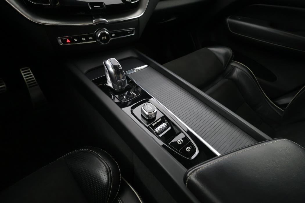 VOLVO XC60 2018