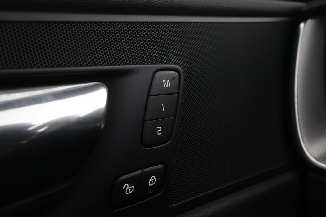 VOLVO XC60 2018