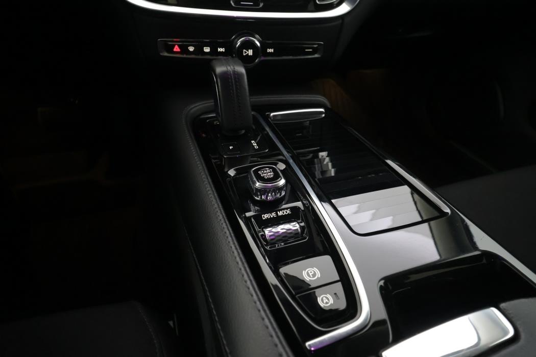 VOLVO V60 2020
