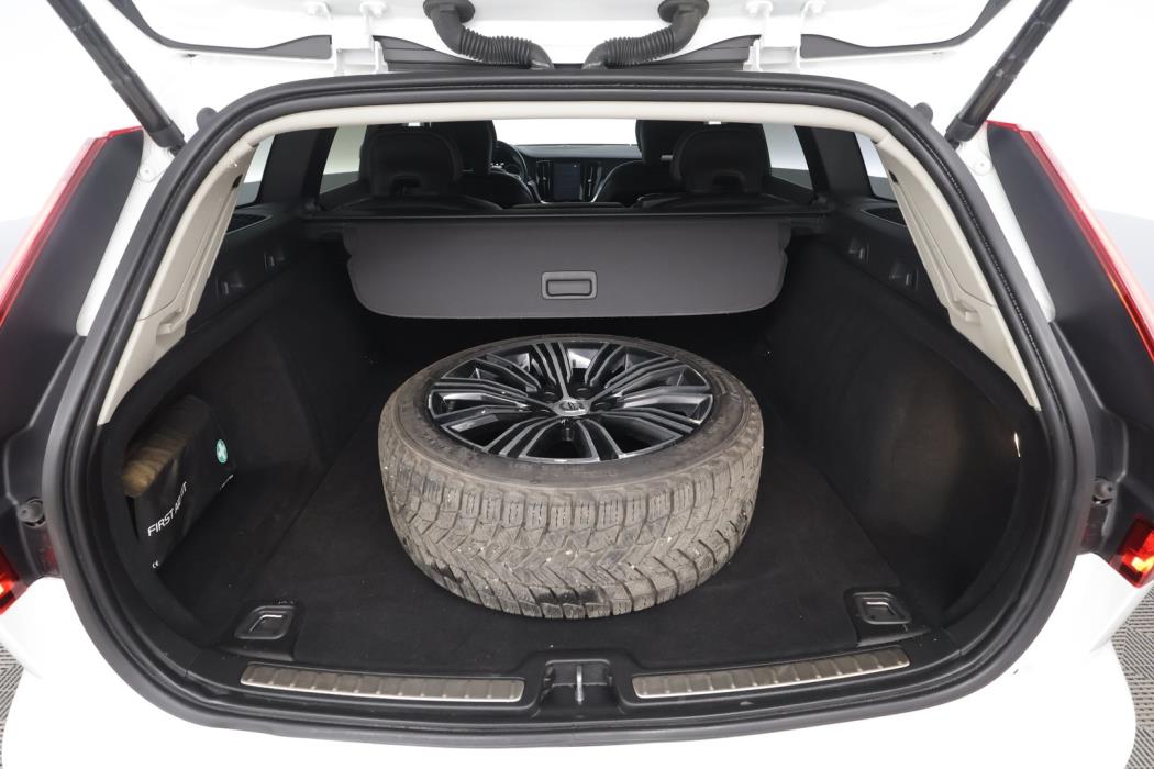 VOLVO V60 2020