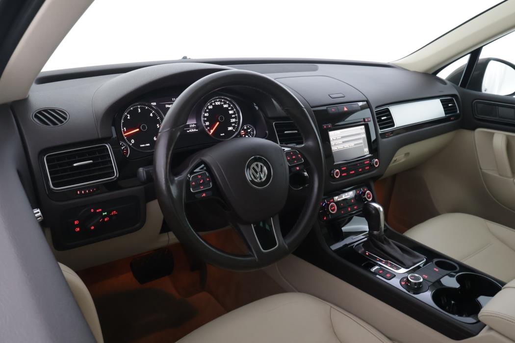 VOLKSWAGEN Touareg 2011