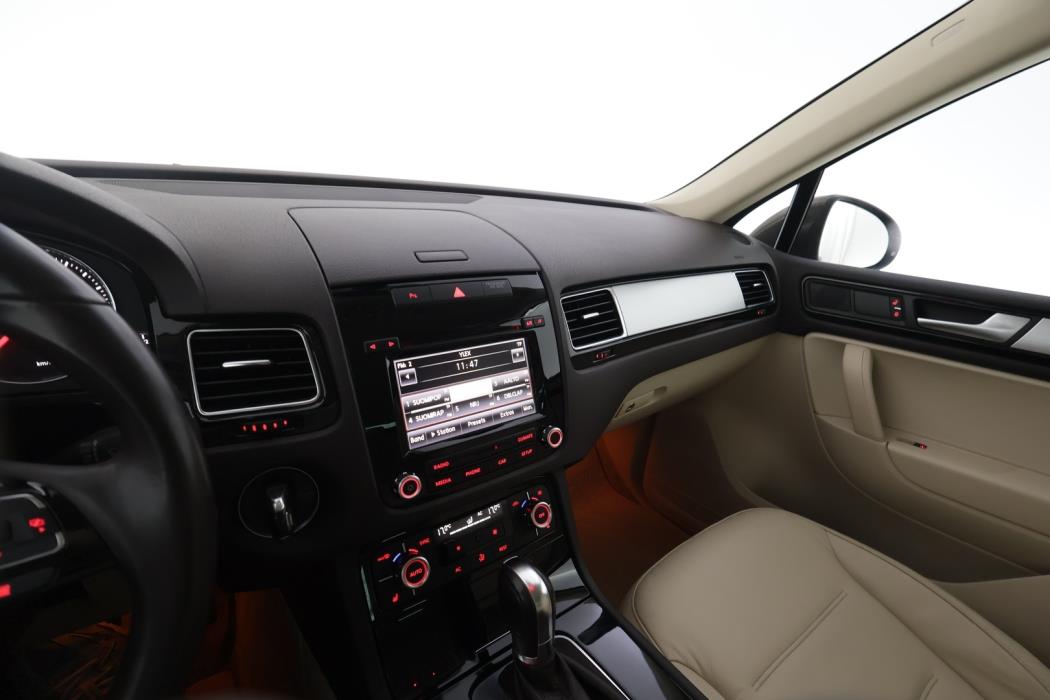 VOLKSWAGEN Touareg 2011