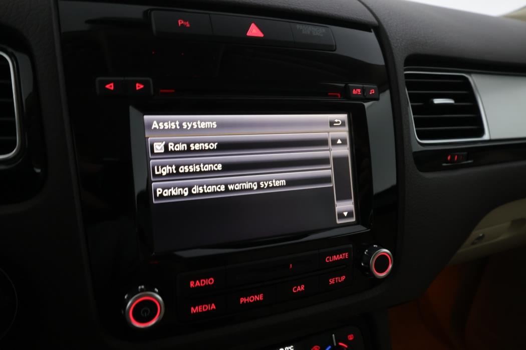VOLKSWAGEN Touareg 2011