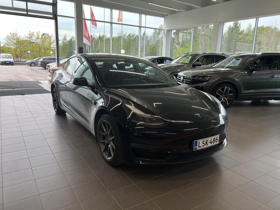 TESLA Model 3 2023