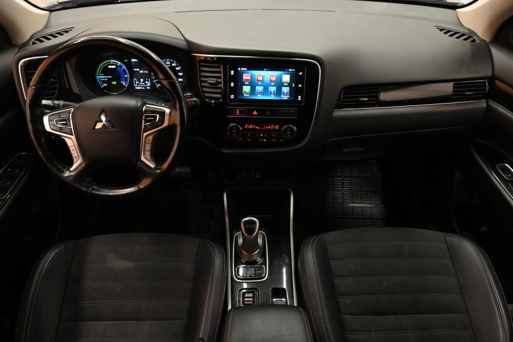 MITSUBISHI OUTLANDER PHEV 2019