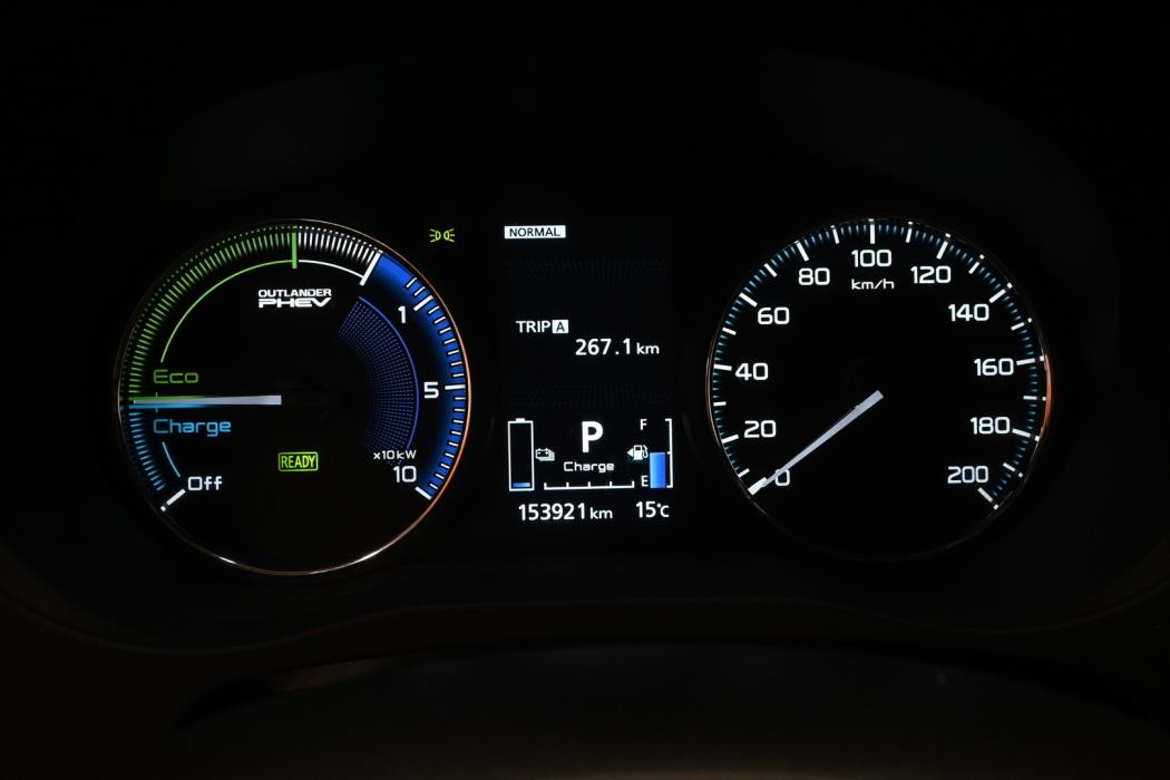 MITSUBISHI OUTLANDER PHEV 2019