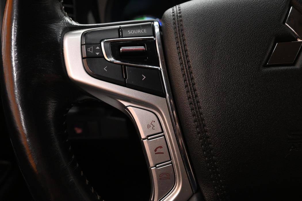 MITSUBISHI OUTLANDER PHEV 2019