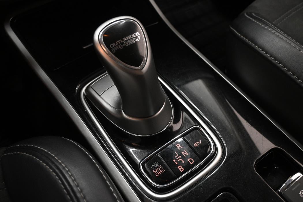 MITSUBISHI OUTLANDER PHEV 2019
