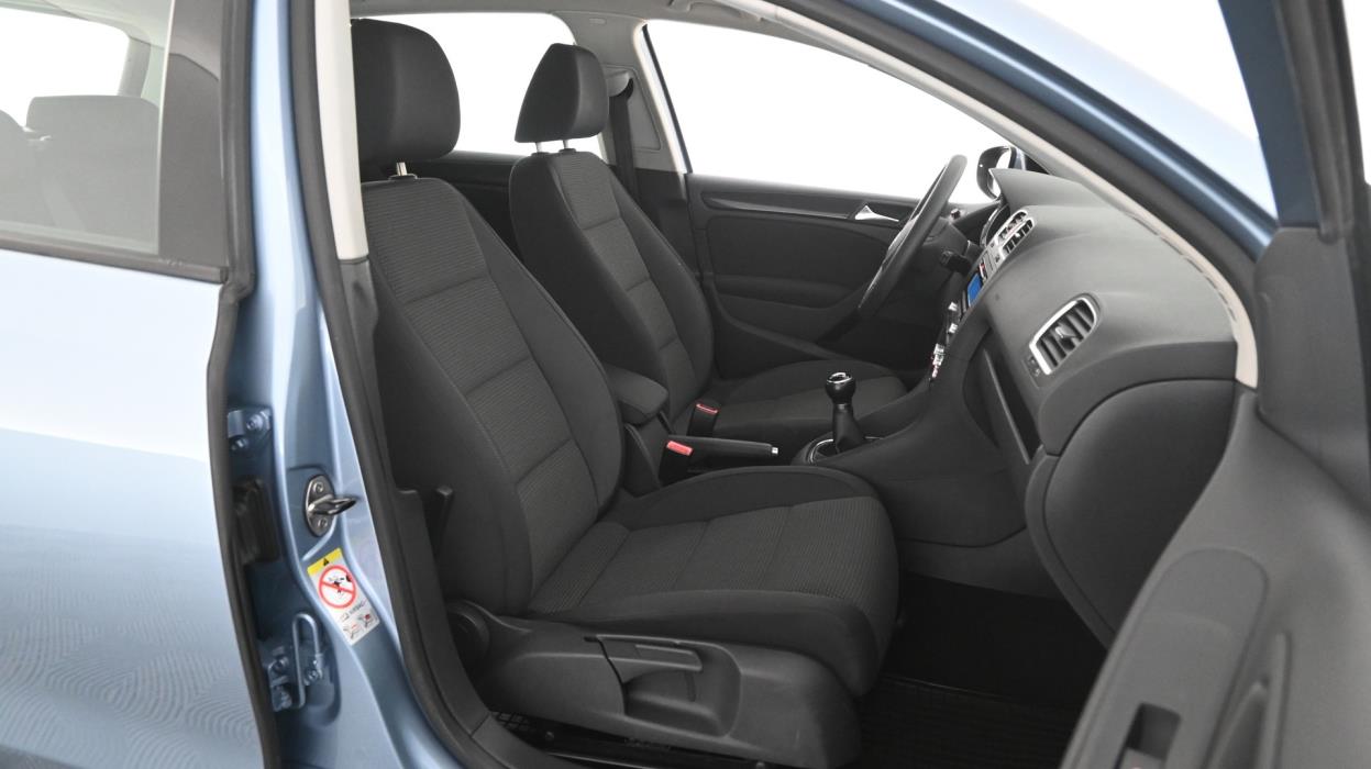 VOLKSWAGEN Golf 2010