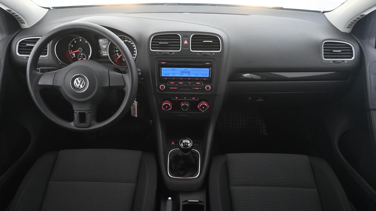 VOLKSWAGEN Golf 2010