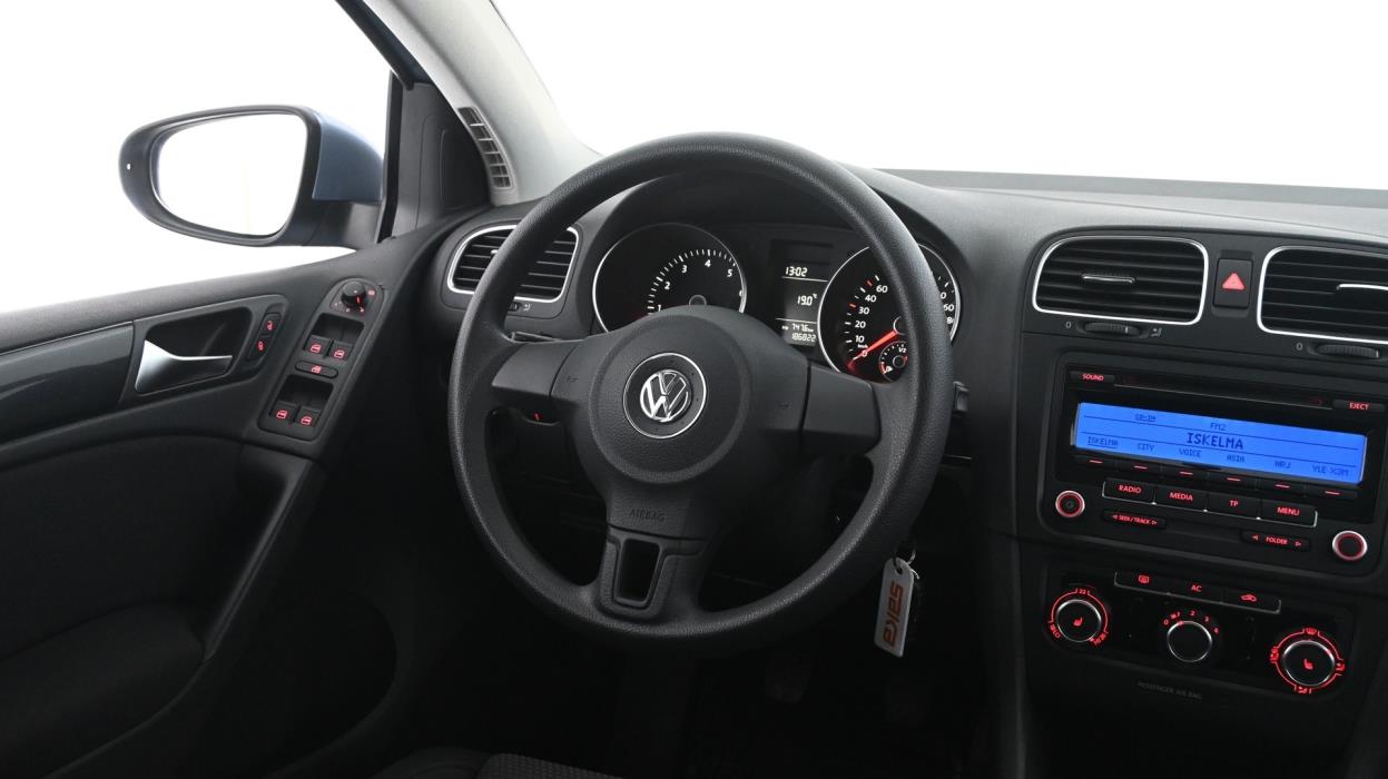 VOLKSWAGEN Golf 2010