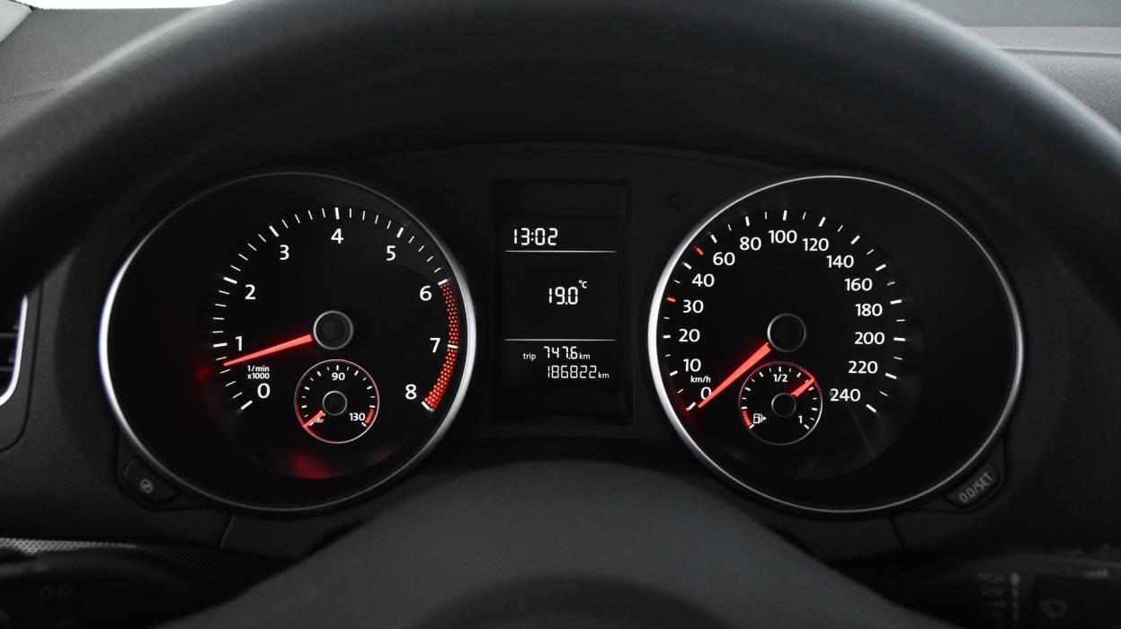 VOLKSWAGEN Golf 2010