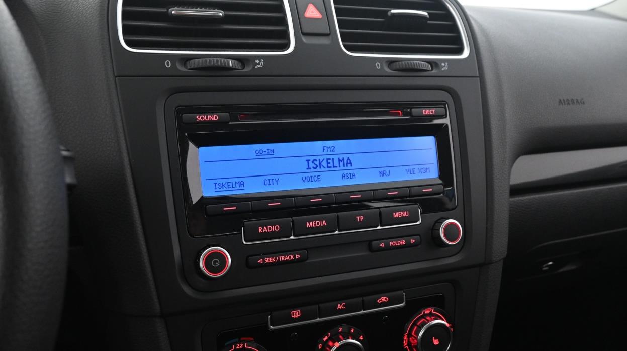 VOLKSWAGEN Golf 2010