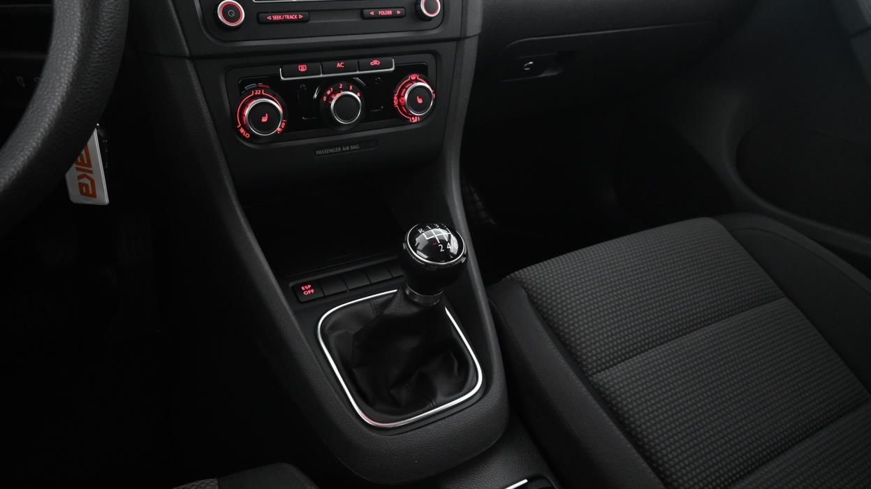 VOLKSWAGEN Golf 2010
