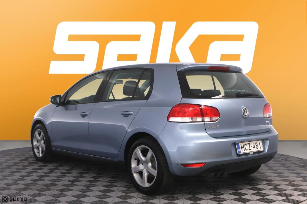 VOLKSWAGEN Golf 2010