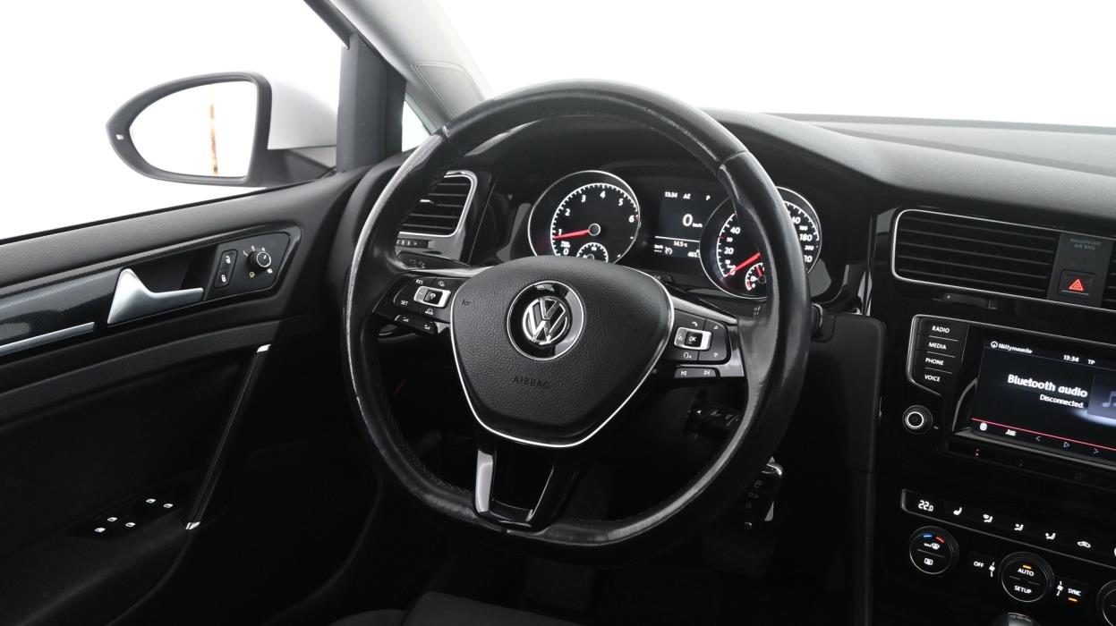 VOLKSWAGEN Golf 2014