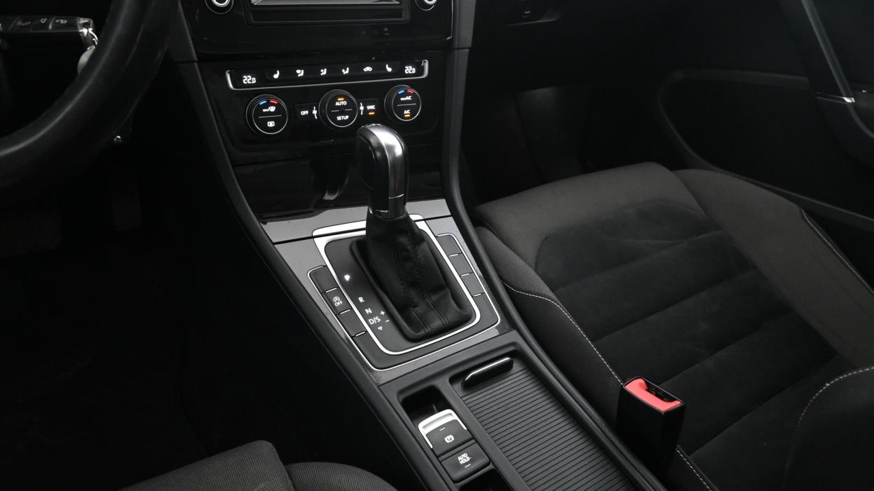 VOLKSWAGEN Golf 2014