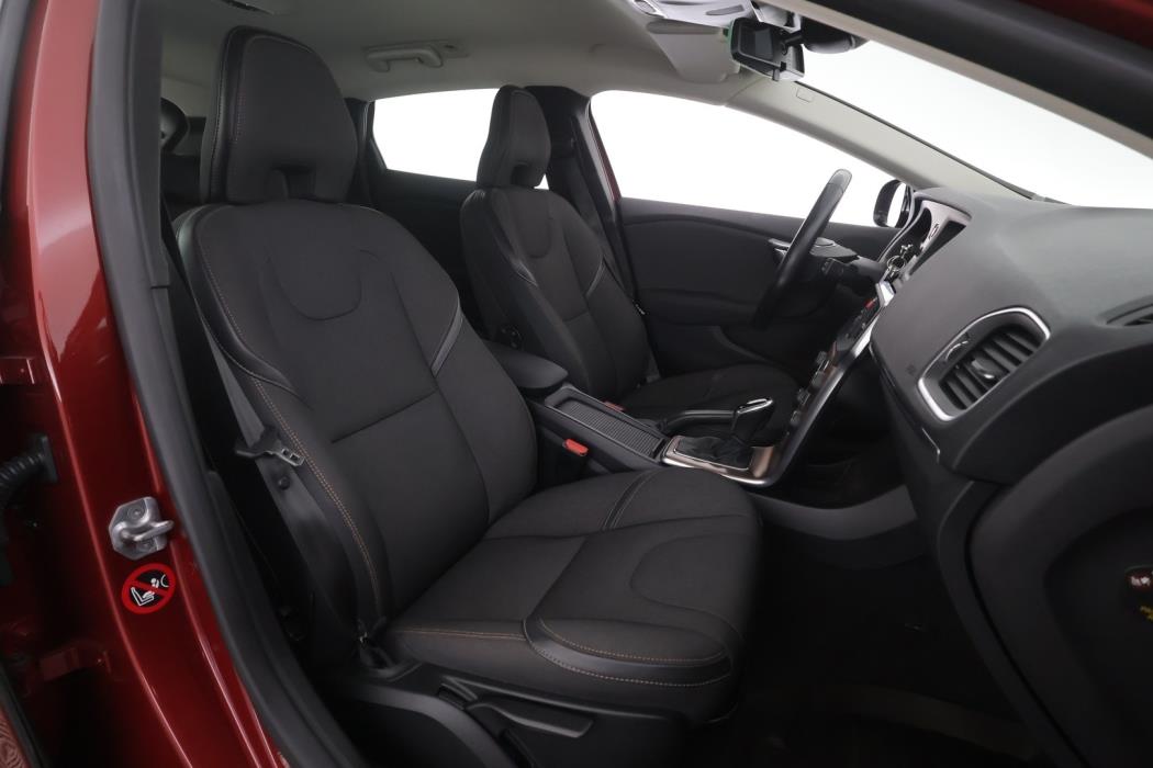 VOLVO V40 Cross Country 2016