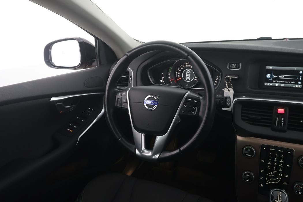 VOLVO V40 Cross Country 2016