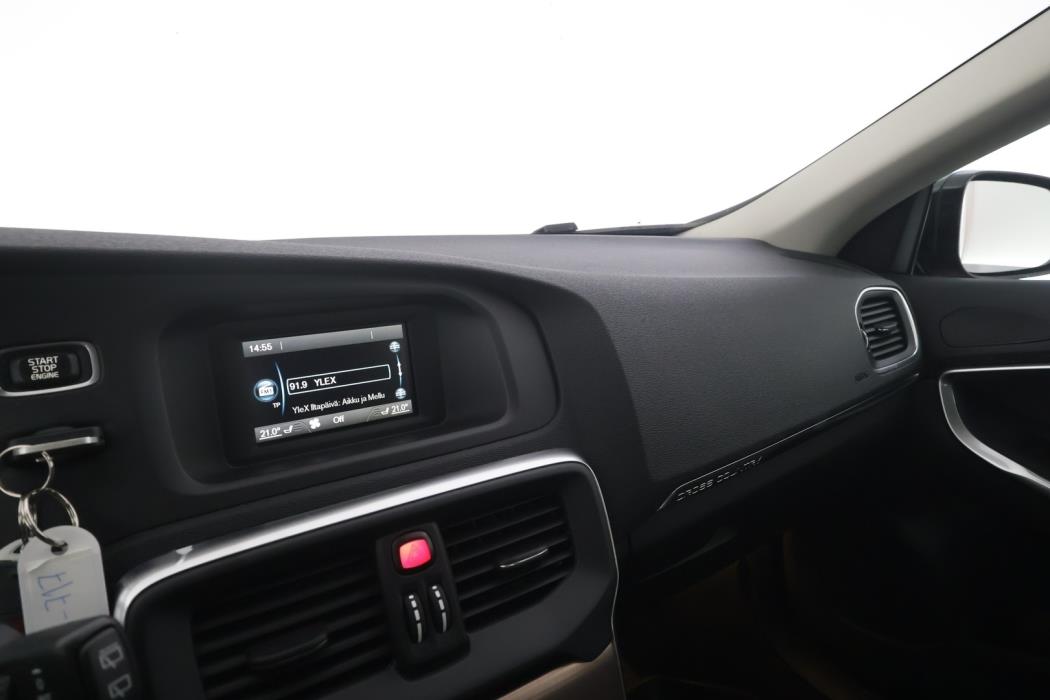 VOLVO V40 Cross Country 2016
