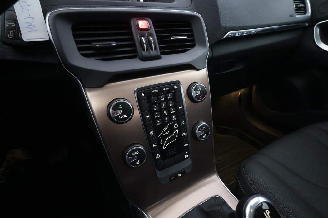 VOLVO V40 Cross Country 2016