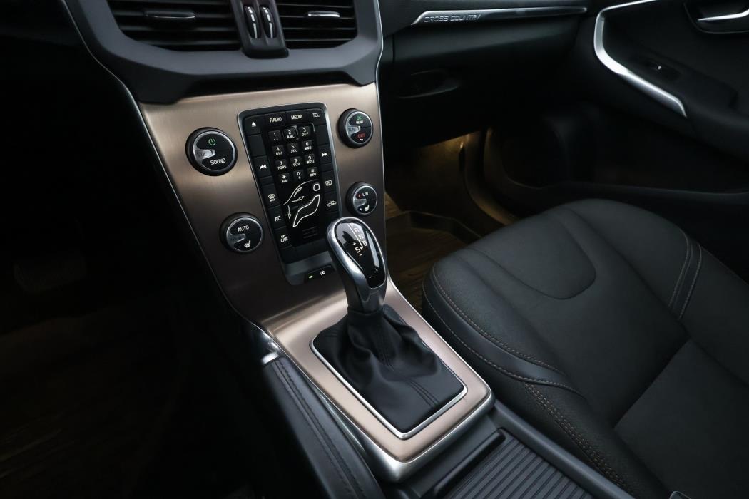 VOLVO V40 Cross Country 2016