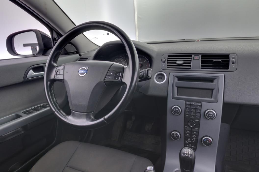 VOLVO V50 2011