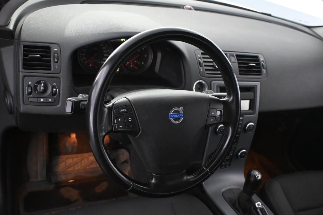VOLVO V50 2011