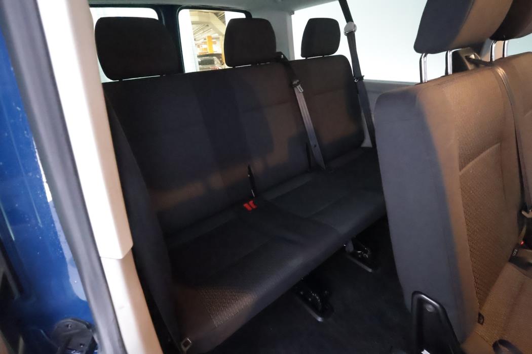 VOLKSWAGEN Caravelle 2016