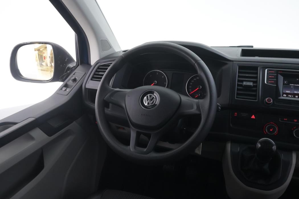 VOLKSWAGEN Caravelle 2016