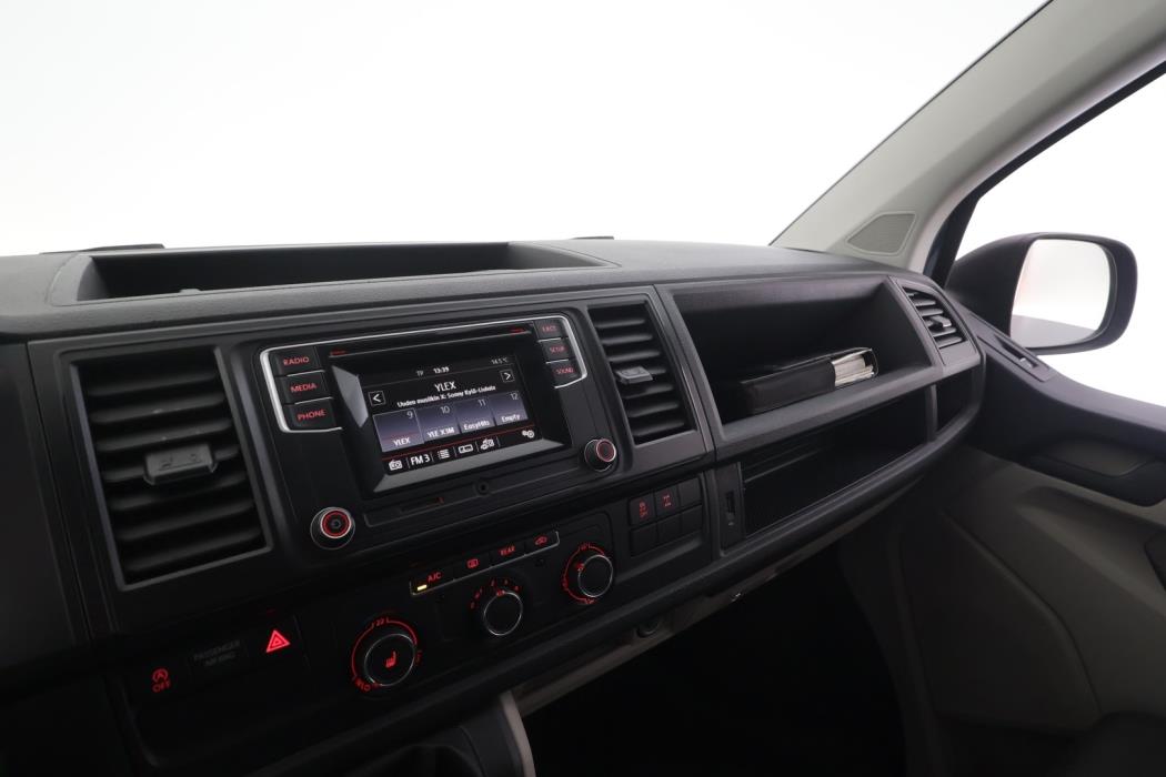 VOLKSWAGEN Caravelle 2016