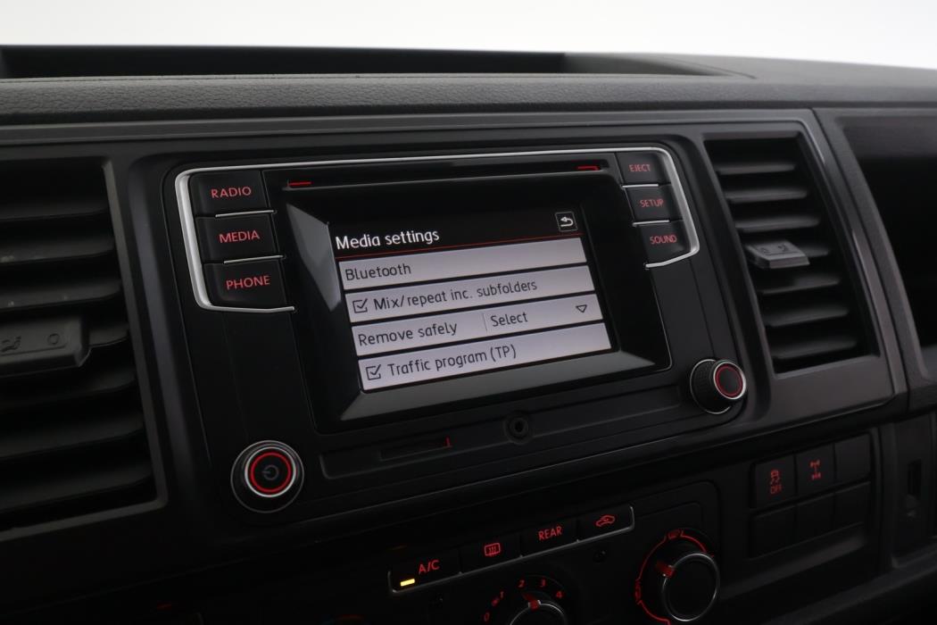 VOLKSWAGEN Caravelle 2016