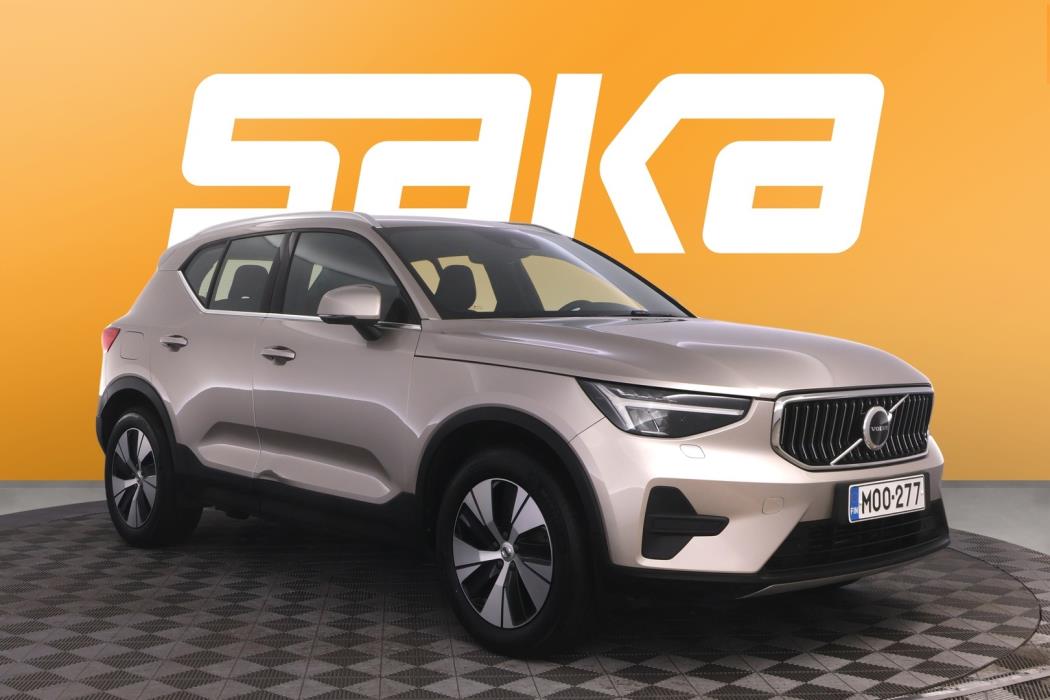 VOLVO XC40 2023